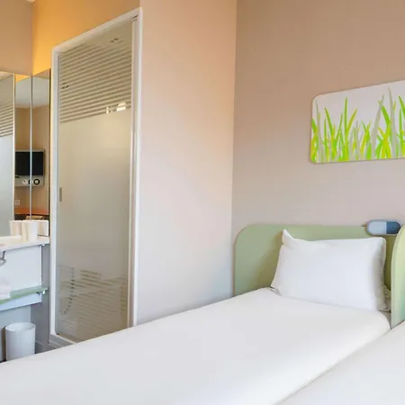 Ibis Cadarache 2*