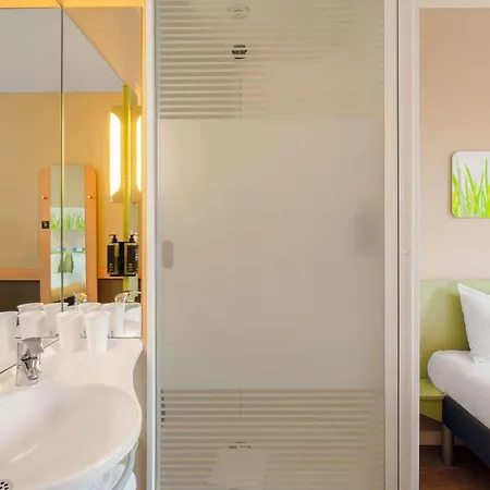 Ibis Budget Cadarache Маноск