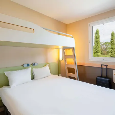 Отель Ibis Budget Cadarache Маноск