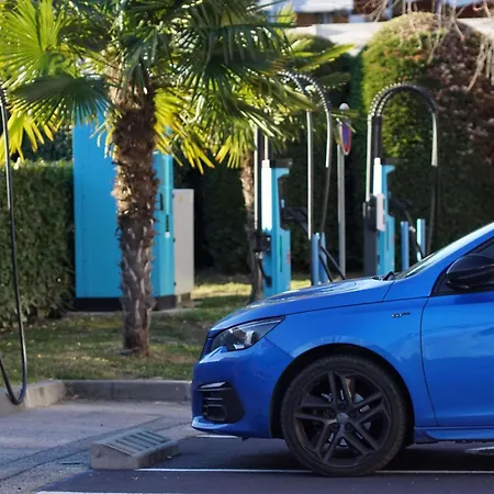 Ibis Budget Cadarache マノスク