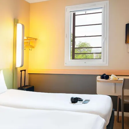 ホテル Ibis Budget Cadarache マノスク