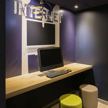 Ibis Budget Cadarache マノスク