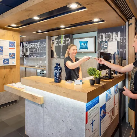 Ibis Budget Cadarache 2* マノスク