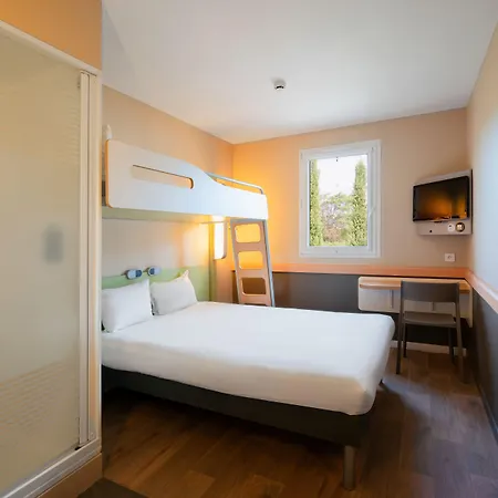 Ibis Budget Cadarache Маноск