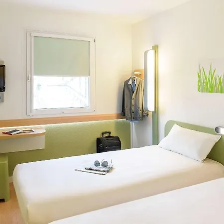 Ibis Budget Cadarache 2* مانوسك