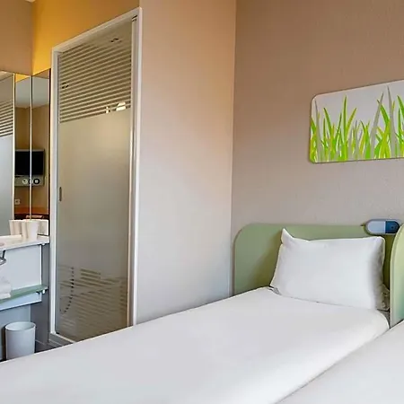 Ibis Budget Cadarache Μανόσκ