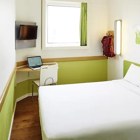 Ibis Budget Cadarache Маноск