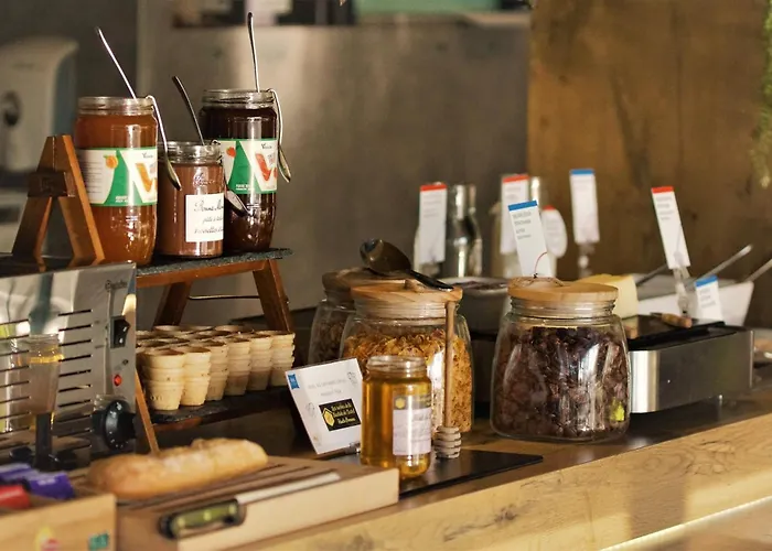 Ibis Budget Cadarache Отель