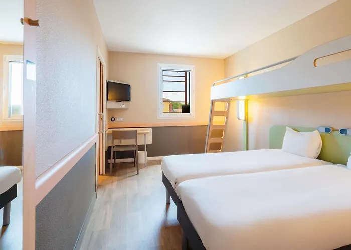 酒店 Ibis Budget Cadarache 2*