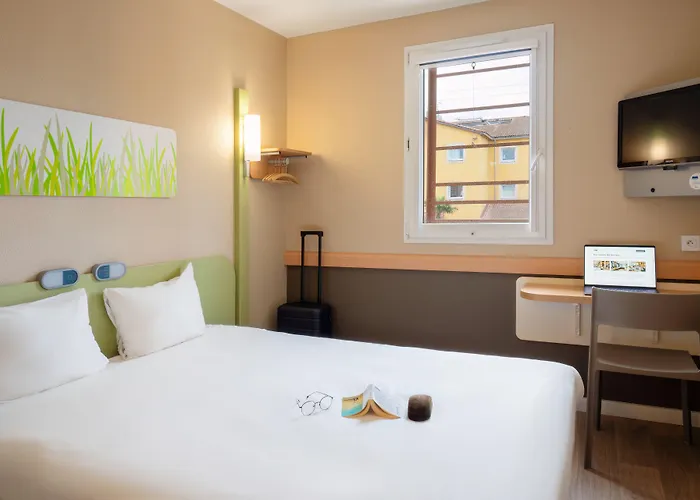 Ibis Budget Cadarache Маноск